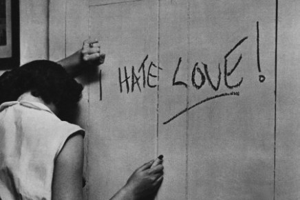 Stefan Simić: MALA NEMOJ DA BUDEŠ NIČIJE&nbsp;MESO