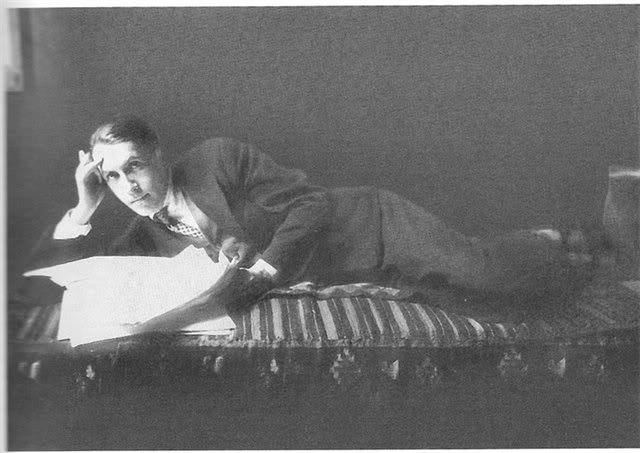 526855_233861020129635_725892600_n