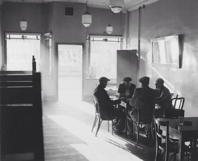 156210_10201250355012054_1402237243_n