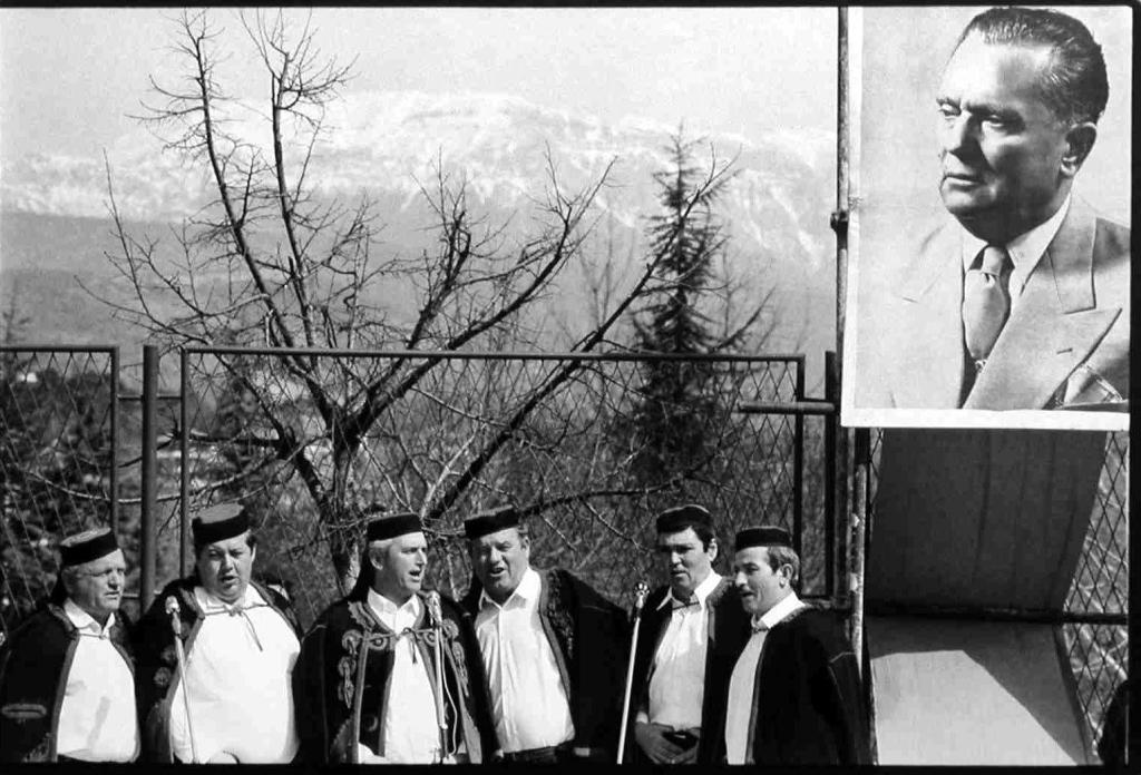 469857_10150981643440589_1198500247_o