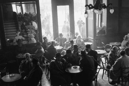 Patrik Mondiano: U KAFEU IZGUBLJENE MLADOSTI&nbsp;(ODLOMAK)