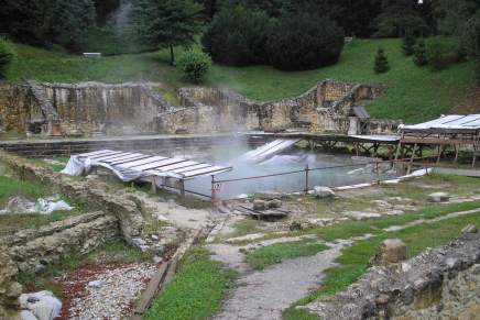 Božica Jelušić: RIMSKE TERME,&nbsp;ruševine