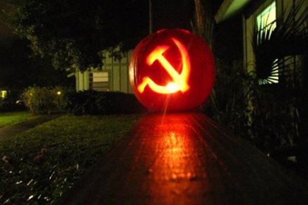 Nataša Andrić: KOMUNIZAM KOM&nbsp;OBOJCI