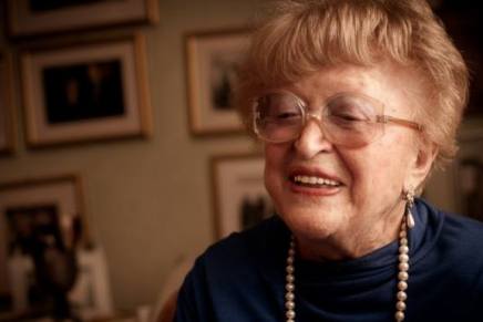 Žuži Jelinek – Kraj kraljice&nbsp;romansi