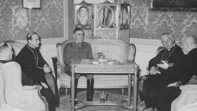 Ustaški vikar Alojzije Stepinac i poglavnik Ante Pavelić