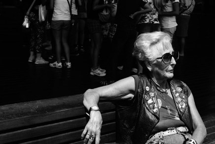 Ferida Duraković: STARICA SAMA NA KLUPI U&nbsp;PARKU