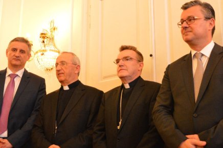 HRVATSKI JURIŠ UNAZAD: Čistke, klerikalizacija i višak lošeg ukusa jedini su program ove&nbsp;vlasti