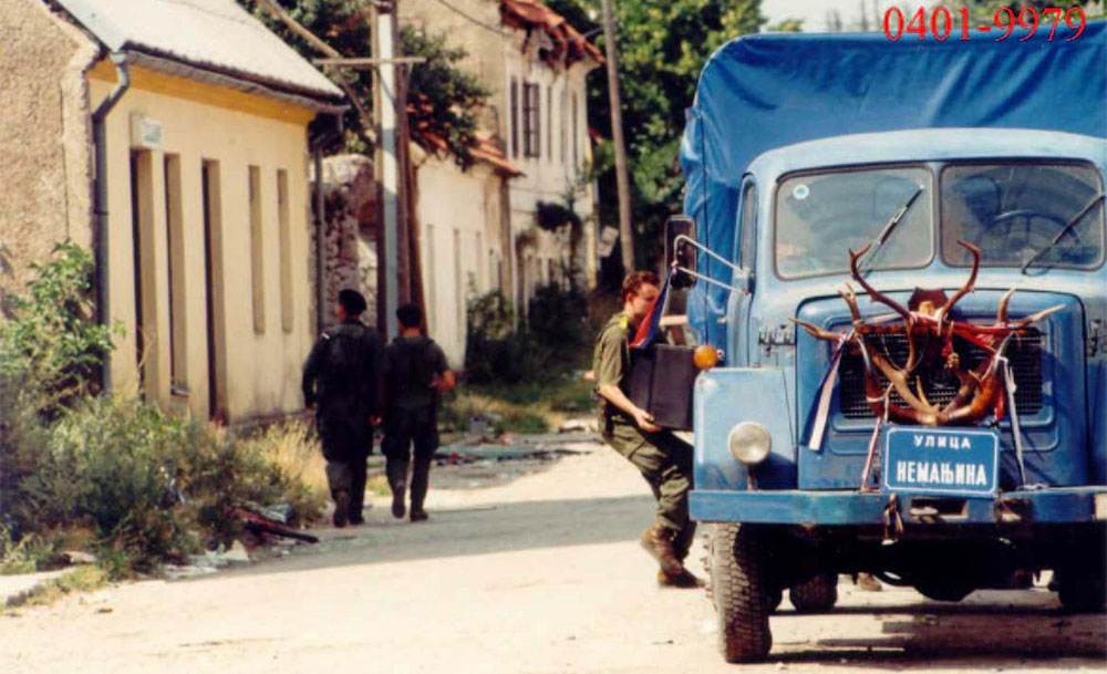 Plačkanje Gradačca. Dokaz na suđenju. Foto belgijskog Standarda