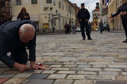 Kleknuo je na Markovom trgu i počeo crtati, a onda je stigla&nbsp;policija