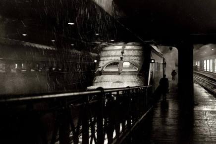 Božica Jelušić: ZNAKOVI PORED&nbsp;PUTA