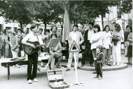 OD SOKOLA HASANBEGOVIĆA ŠTETNIJI JE SAMO NJEGOV BRATIĆ ‘TIĆ PROHIĆ  –	Balada o meritumu i&nbsp;ridikuloznosti