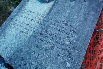 U komunalnim radovima na Židovskom groblju u Karlovcu uništen je posljednji antifašistički spomenik