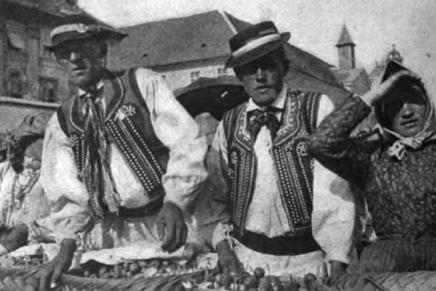 U službi Njenog&nbsp;Vrhovništva