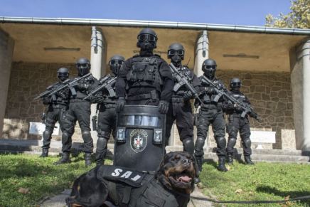 Džejms Bond iz&nbsp;Ugrinovaca