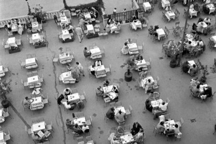 Božica Jelušić: VLADAVINA GOMILE, PROPAST&nbsp;JEDINKE