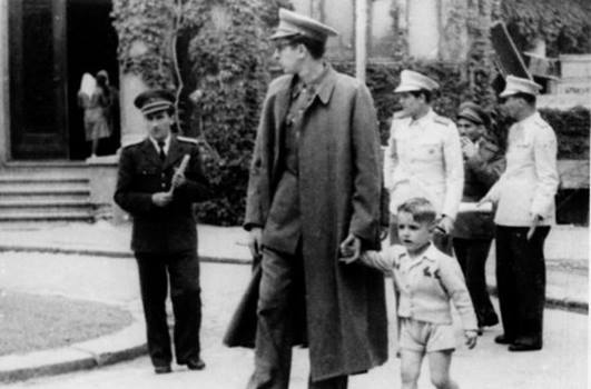 Franjo Tuđman s potomkom