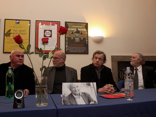 Zagreb, Hrvatska - 7. februar 2017: Kolege i prijatelji koji su govorili o ivotu i djelu Predraga Matvejeviæa. U Hrvatskom drutvu pisaca (HDP) odrana je komemoracija za knjievnika i intelektualca Predraga Matvejeviæa koji je preminuo 2. veljaèe, u 85. godini ivota. Matvejeviæ je bio hrvatski i bosanskohercegovaèki pisac, ali prije svega kozmopolit i najprevoðeniji hrvatski pisac ikada. ( Stipe Mayiç - Anadolu Agency )