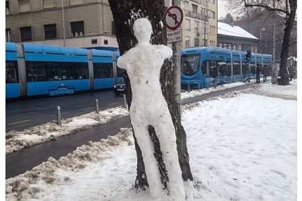 Andrea Grgić: NEIZDRŽIVO