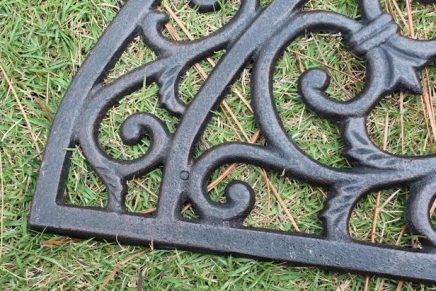 Andrea Grgić: OTIRAČ NA&nbsp;LANCU