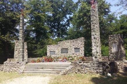 Dejan Jović: Govor na komemorativnom skupu za žrtve u Banskom&nbsp;Grabovcu