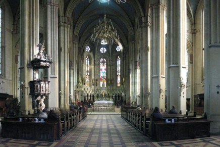 JEKA U KATEDRALI&nbsp;(Madredeus)