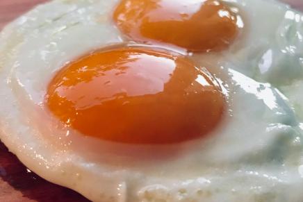 Alan Meniga: HOW TO MAKE PERFECT “SUNNY-SIDE-UP” EGGS