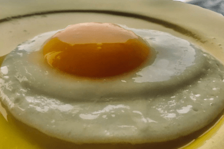 Alan Meniga: JAJCE NA OKO I NJEGOVA&nbsp;SLUZ