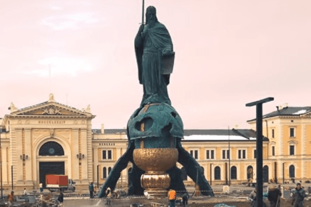 Spomenik Stefanu Nemanji – Besmislena priča sa verom i&nbsp;nadom