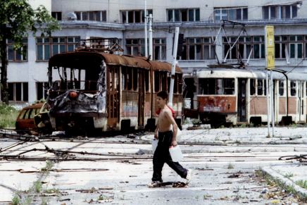 Esad Kočan: KAO MALO VODE NA&nbsp;DLANU