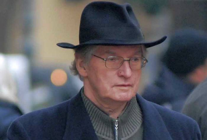 03.02.2009., Zagreb - Igor Mandic u setnji Gajevom. Photo: Stringer/Pixsell