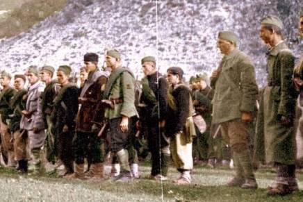 DICA, DALEKO OD&nbsp;KUĆE