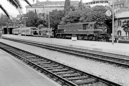 Edit Glavurtić: VLAKOM PREMA&nbsp;JUGU