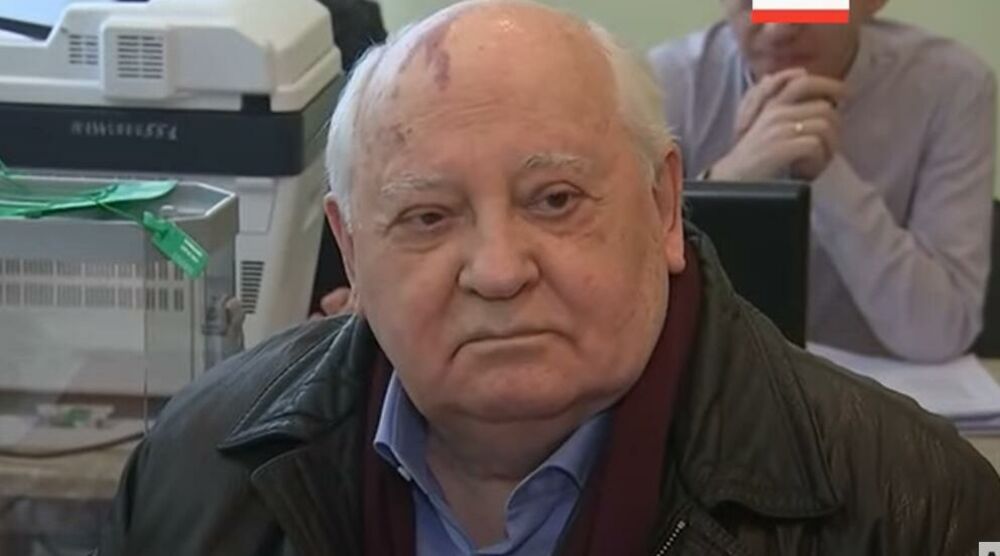 989141_mihail-gorbacov_ff