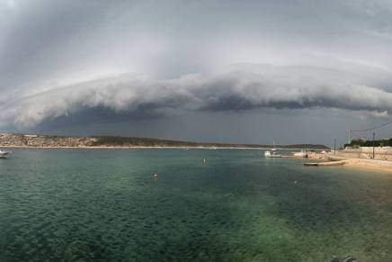 Nikola Gamilec: MORE I KUPANJE NA&nbsp;KIŠI