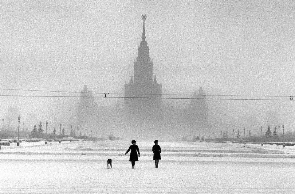 Moscow, 1968. Photo by Elliott Erwitt.