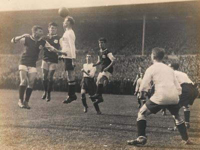 english-photographer-bolton-wanderers-vs-west-ham-united-fa-cup-final-28th-april-1923_u-l-pjjeg10