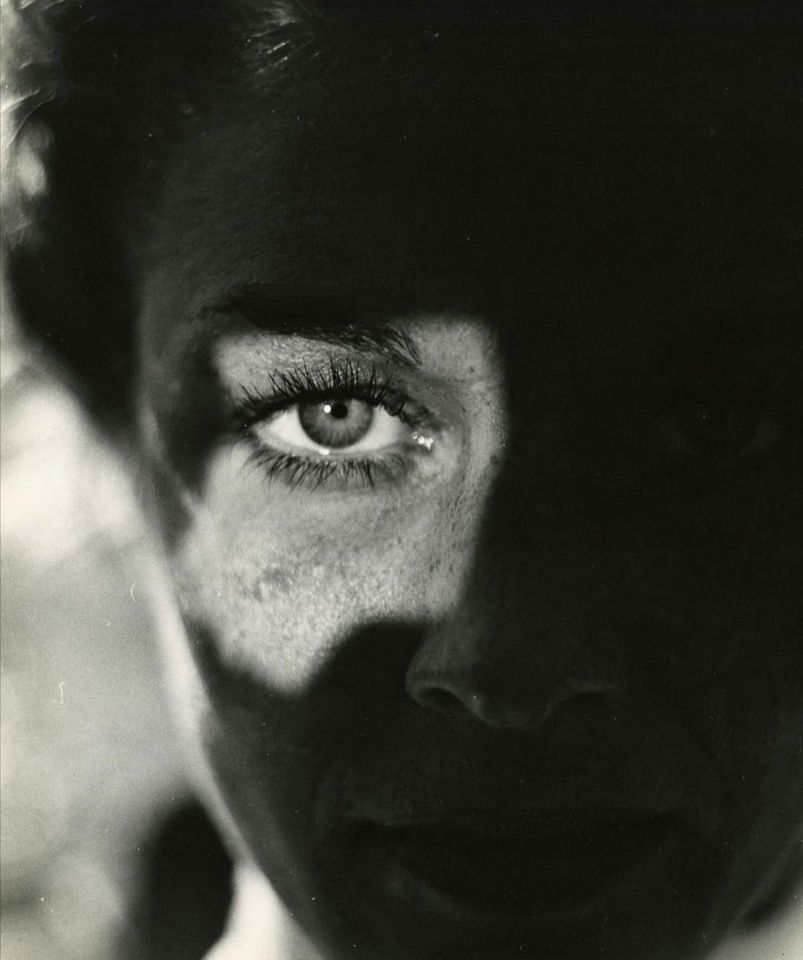 Od Frances McLaughlin - Gill.