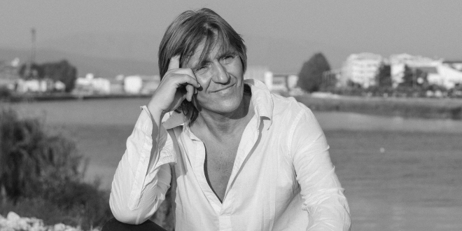 2023-12-28-12-27-701-