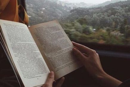 Edit Glavurtić: NIKAD DOSTA&nbsp;KNJIGA