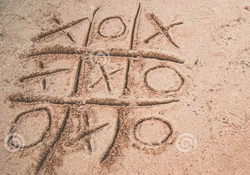 tic-tac-toe-sand-tic-tac-toe-sand-play-beach-vintage-summer-119790442